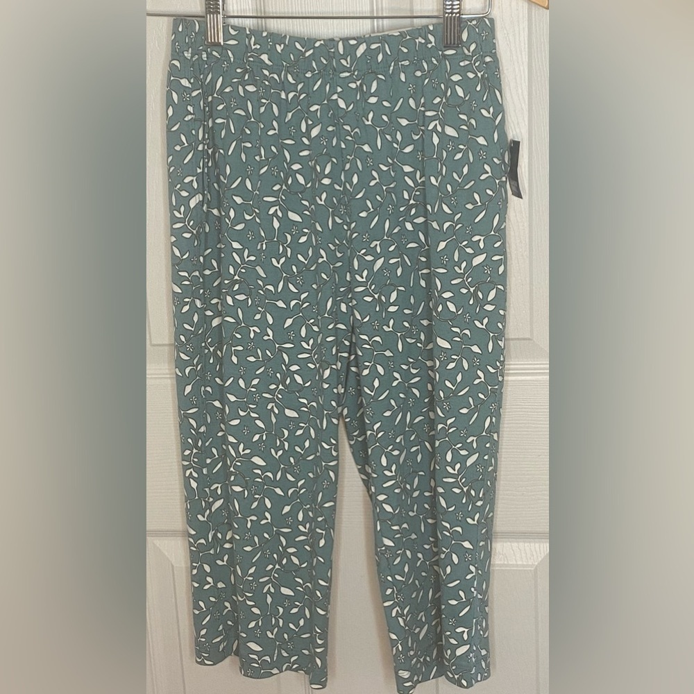 NWT Labds’ End high rise Capris in Teal Shadow Floral Leaf